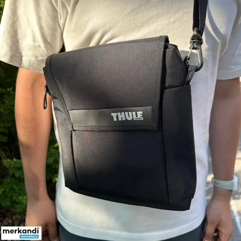 Bolso bandolera Thule Paramount. Bolso negro bandolera.