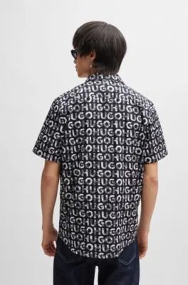 Camisa relaxed fit con logo estampado de temporada