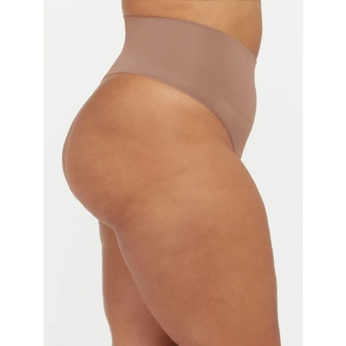 Faja Tanga Spanx EcoCare Everyday Shapping 40048R