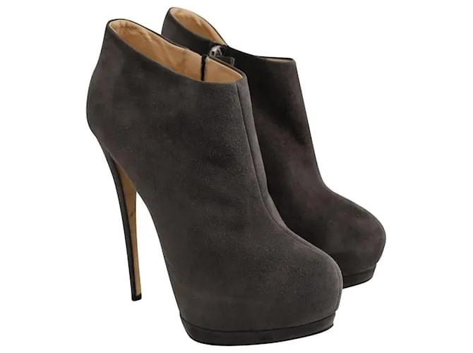 Giambattista Valli Giuseppe Zanotti Botines con tacón y plataforma en ante gris Castaño 