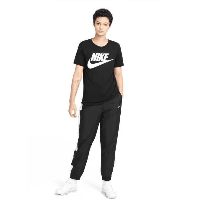 Remera Nike Sportswear Essential